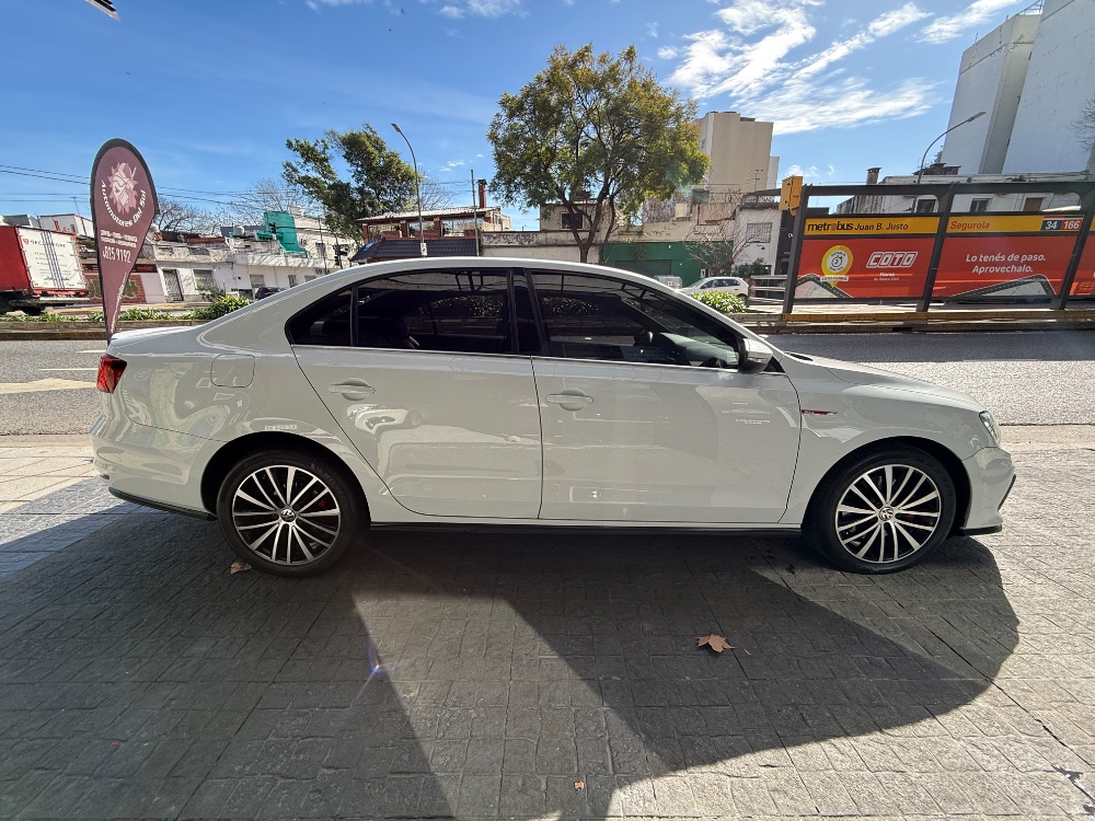 Volkswagen Vento Gli — foto 7