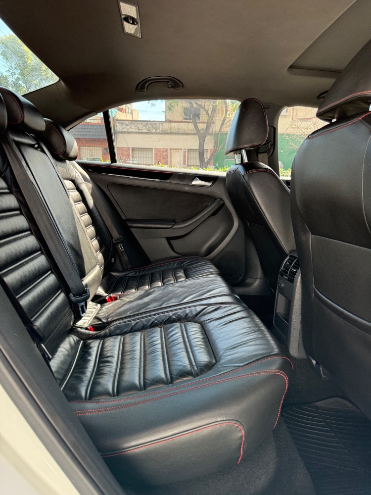Volkswagen Vento Gli — foto 12