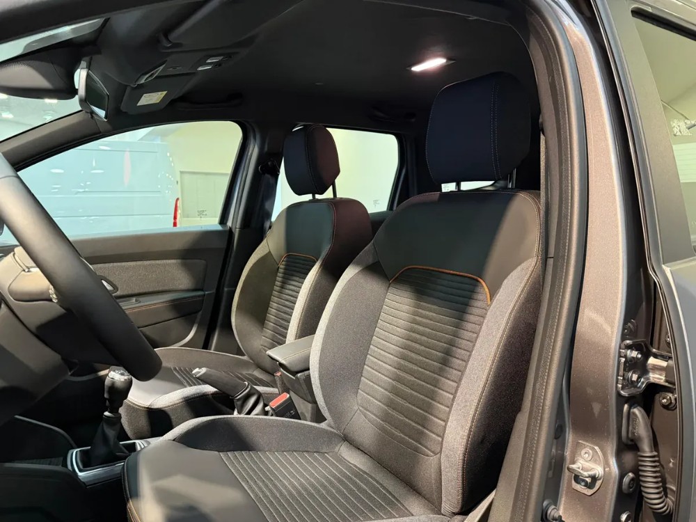 Renault Duster 1.3 Tce Turbo Iconic 155Cv 4X4 — foto 4