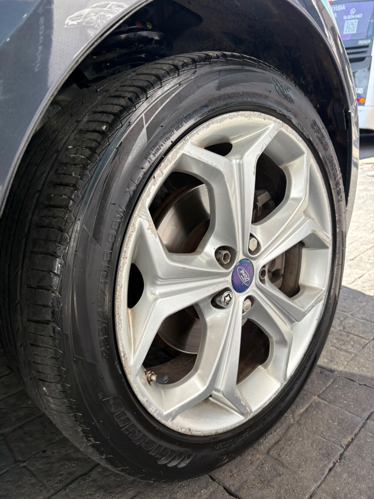 Ford S-Max  Titanium 2.3L At — foto 17