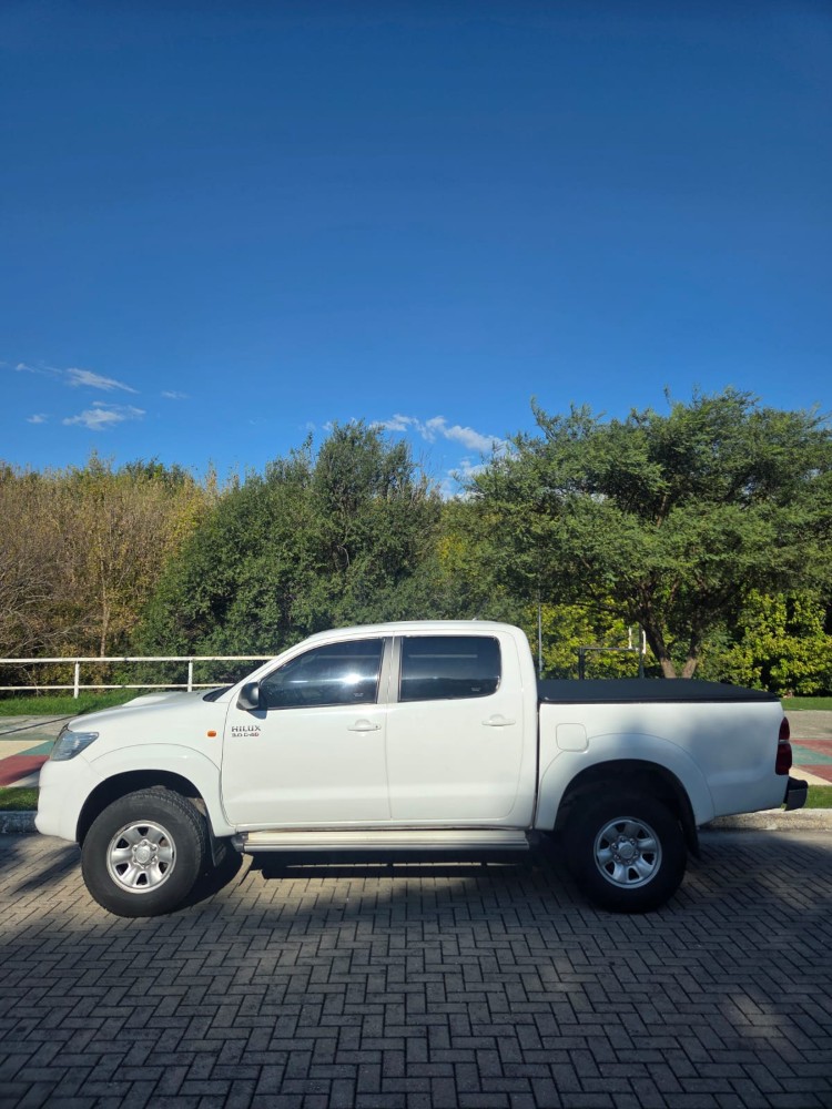 Toyota Hilux SR — foto 3