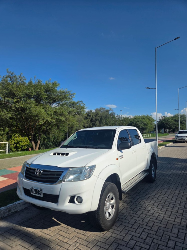 Toyota Hilux SR — foto 4