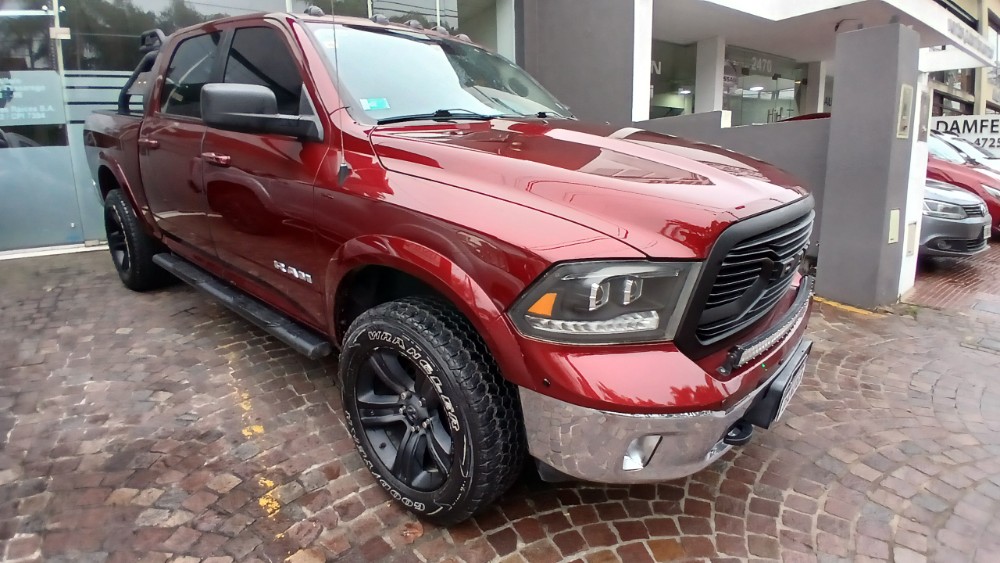 Dodge Ram Laramie 4x4  — foto 4