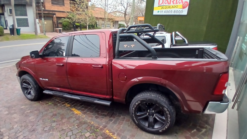 Dodge Ram Laramie 4x4  — foto 8