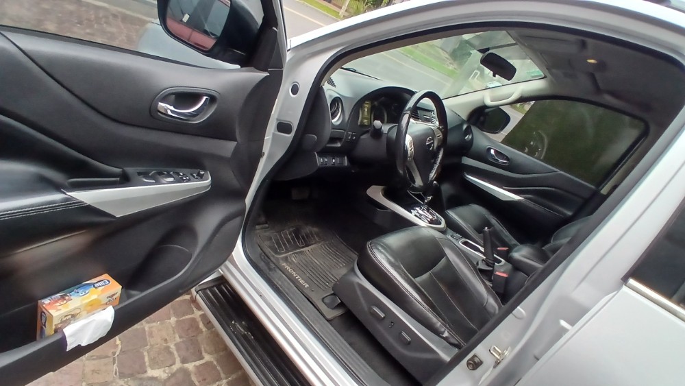 Nissan Frontier NP 300  Le 4x4 automática  — foto 6