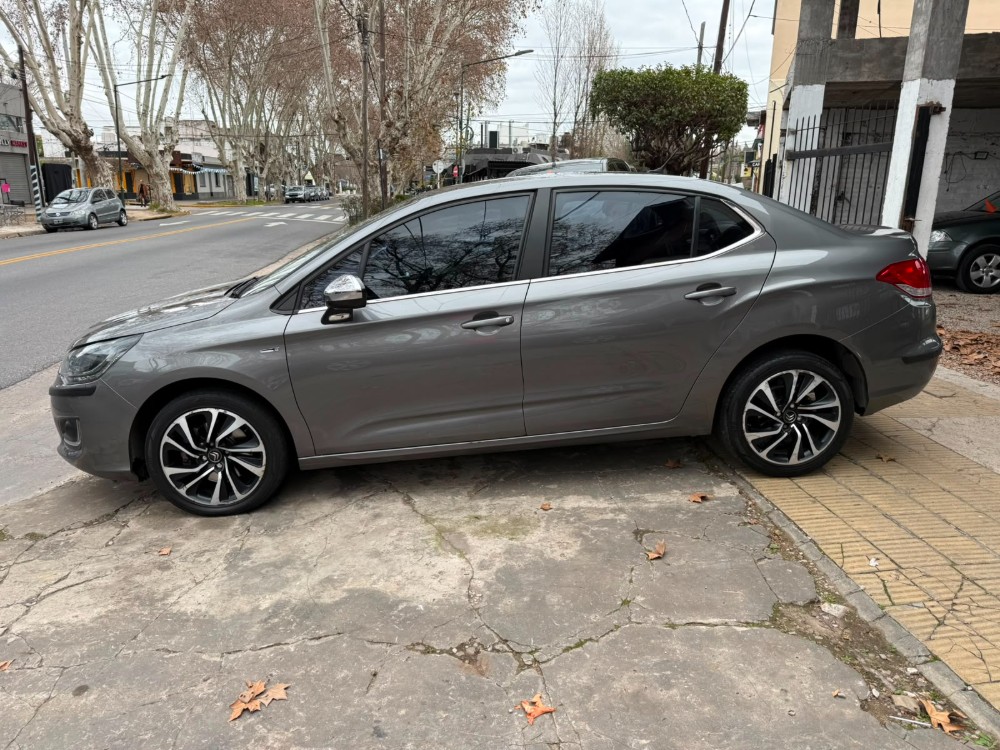 Citroën C4  LOUNGE THP 165 MT6 S EDITION — foto 2