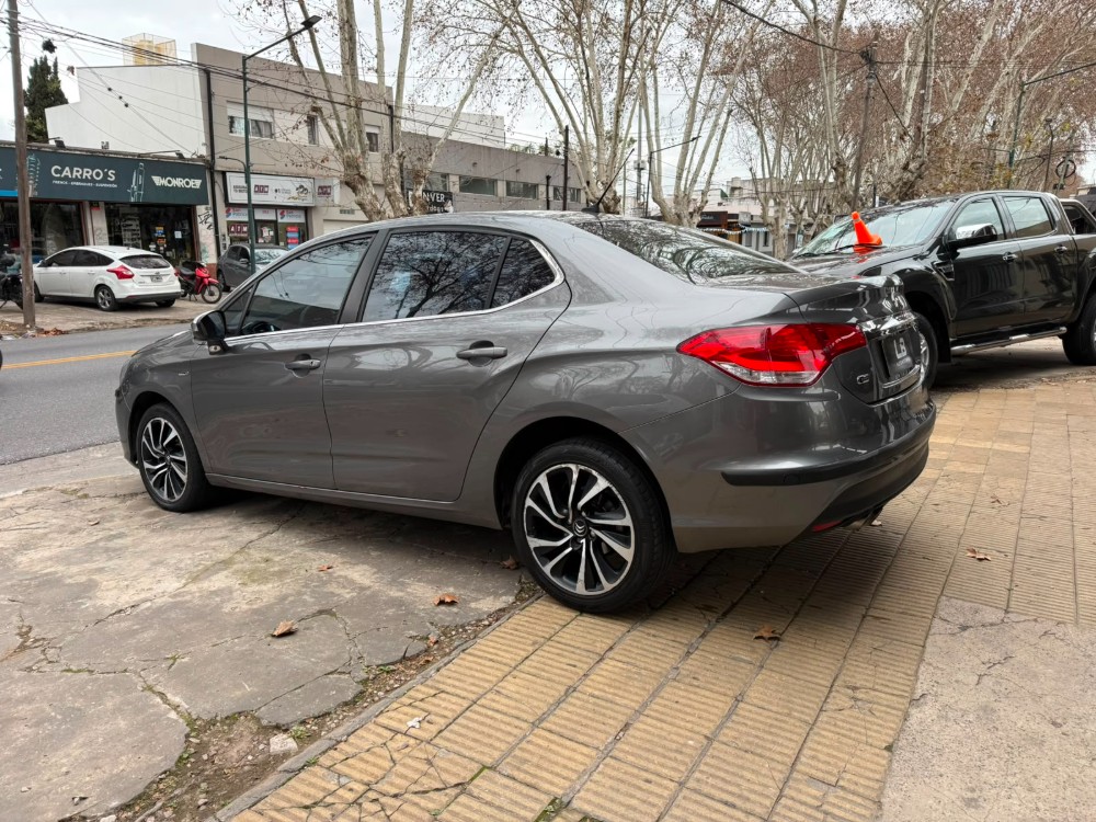 Citroën C4  LOUNGE THP 165 MT6 S EDITION — foto 3