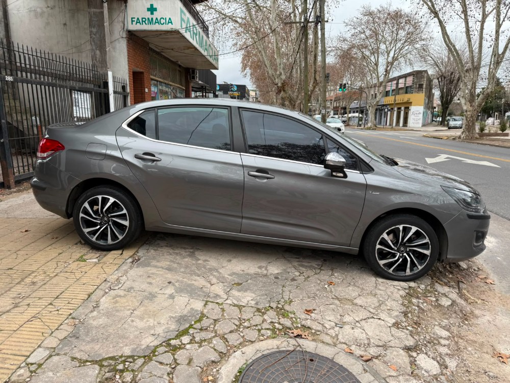 Citroën C4  LOUNGE THP 165 MT6 S EDITION — foto 6