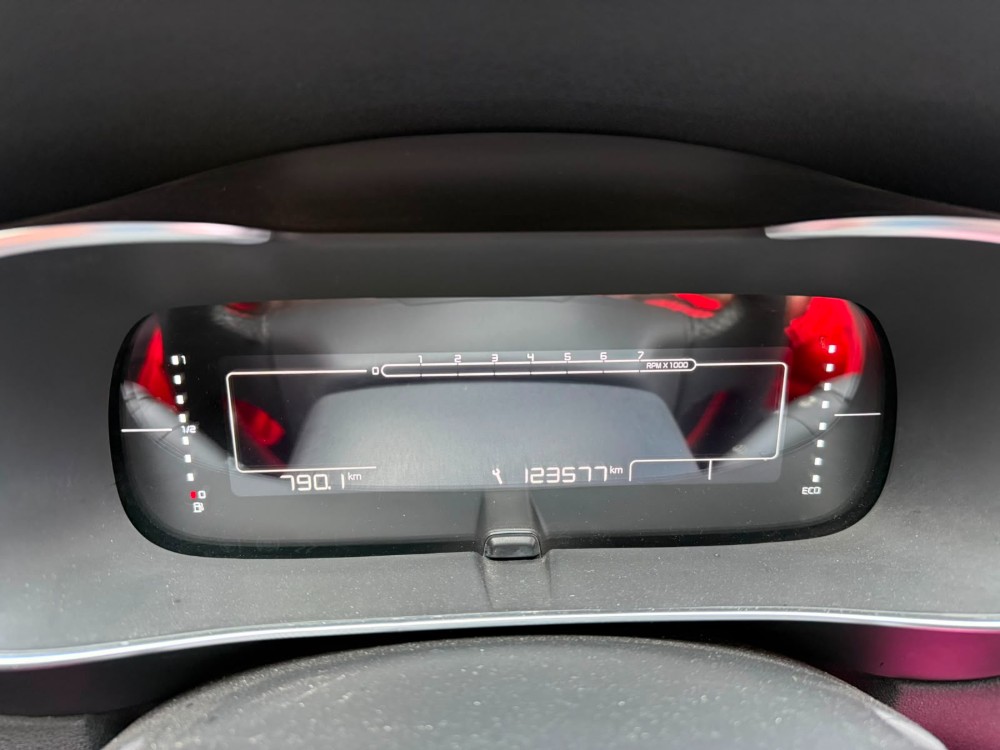 Citroën C4 LOUNGE HDI 115 MT6 FEEL PACK AM19.5 — foto 11