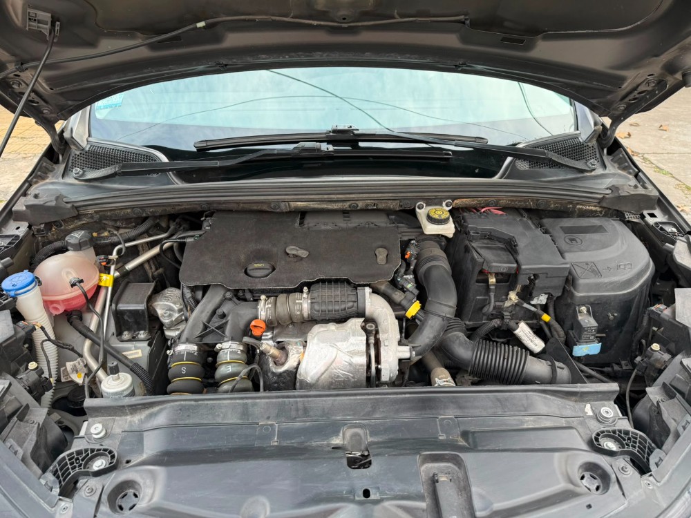 Citroën C4 LOUNGE HDI 115 MT6 FEEL PACK AM19.5 — foto 12