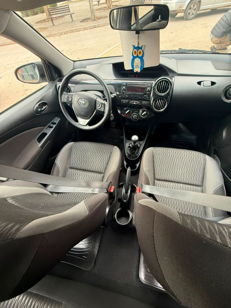Toyota Etios XLS — foto 7