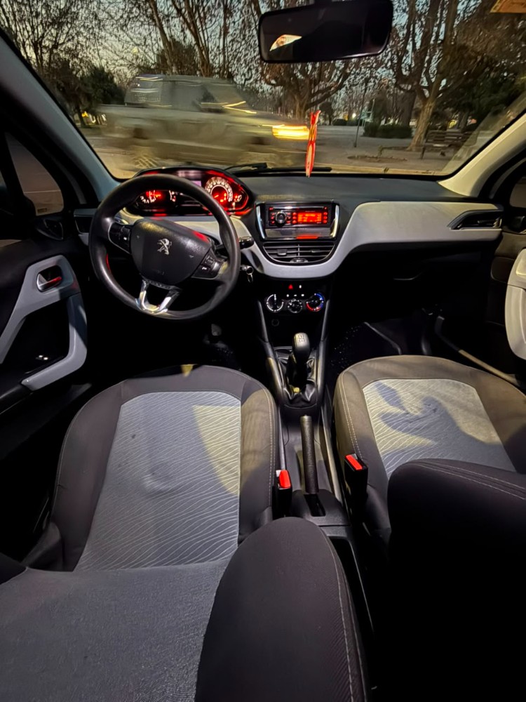 Peugeot 208 ACTIVE — foto 2
