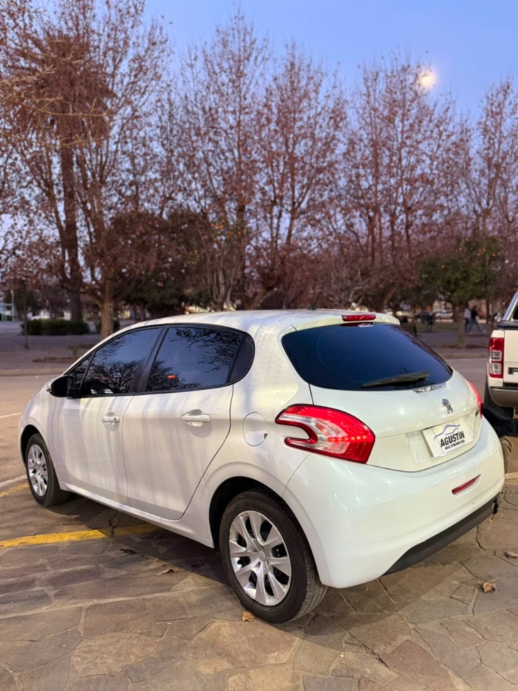Peugeot 208 ACTIVE — foto 6