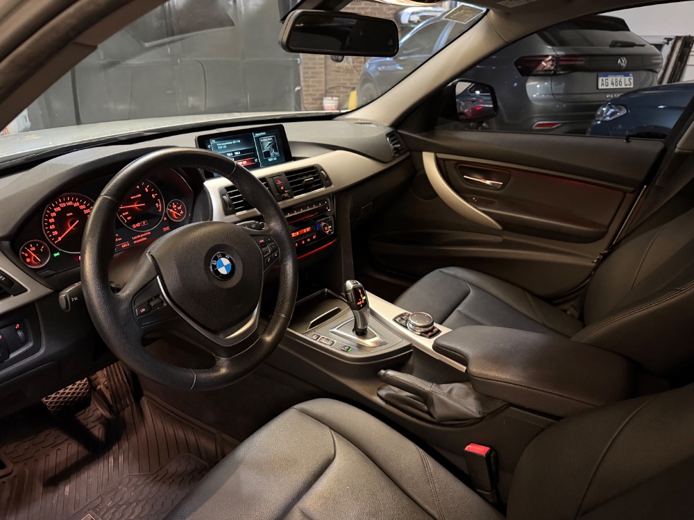 BMW Serie 3 320i Executive — foto 8