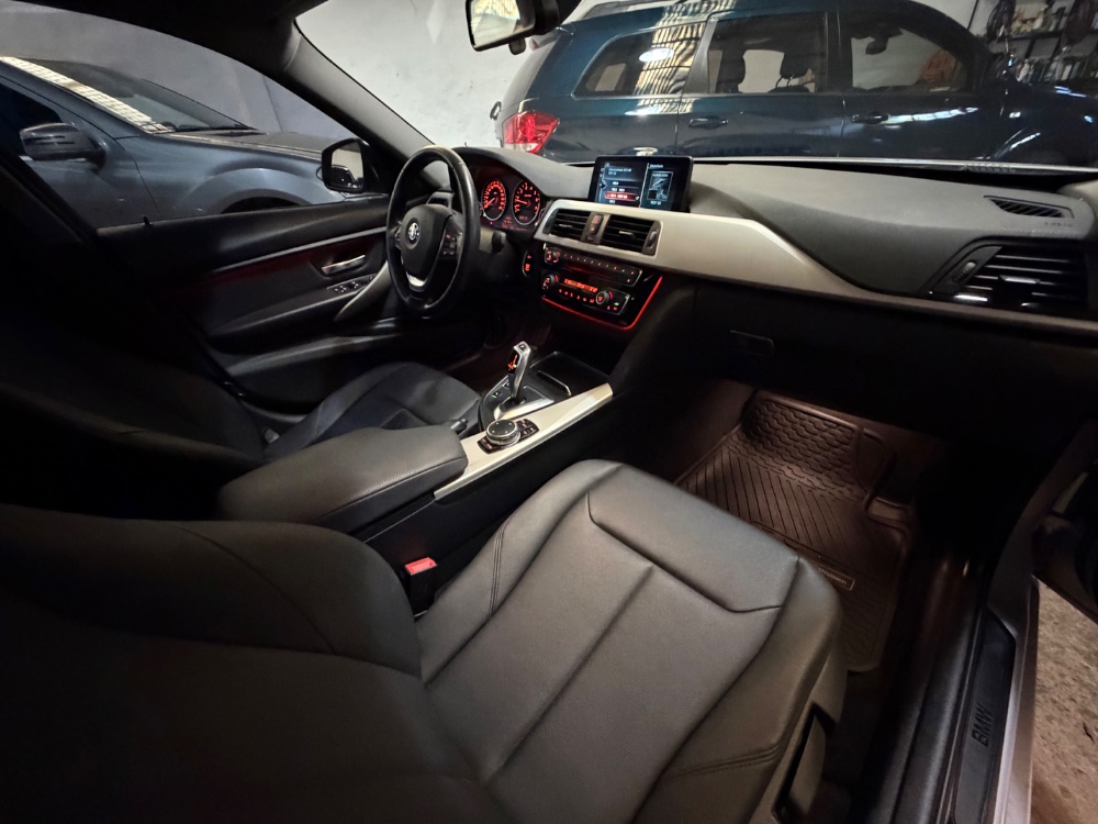 BMW Serie 3 320i Executive — foto 9