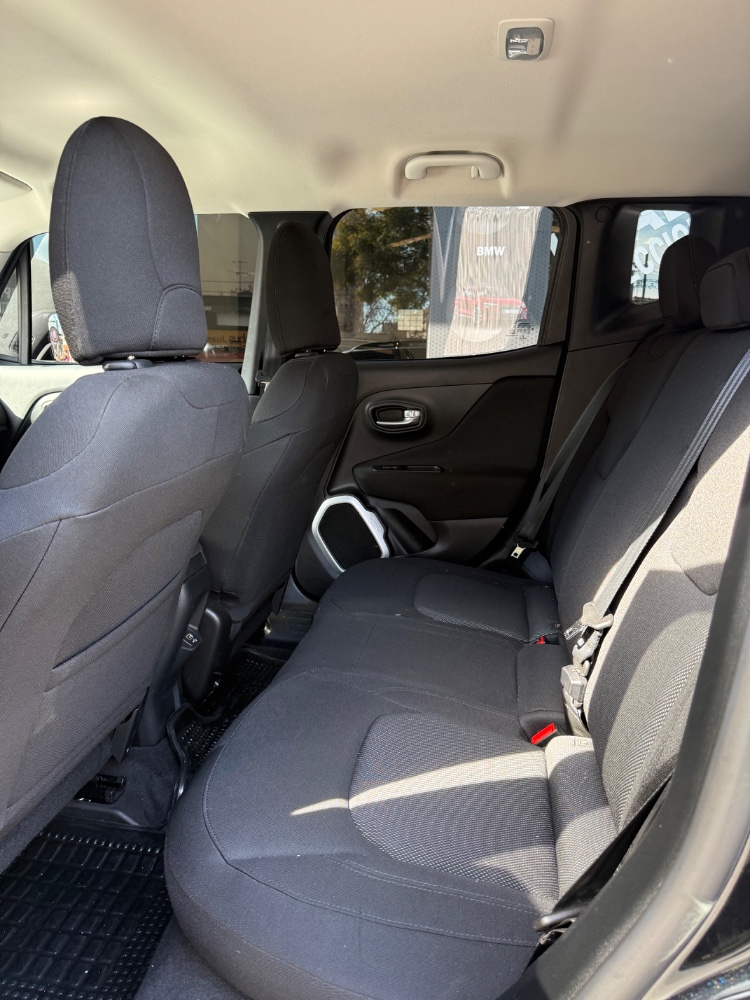 Jeep Renegade Sport — foto 11