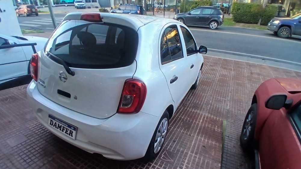 Nissan March  Active 1.6 MT  — foto 2