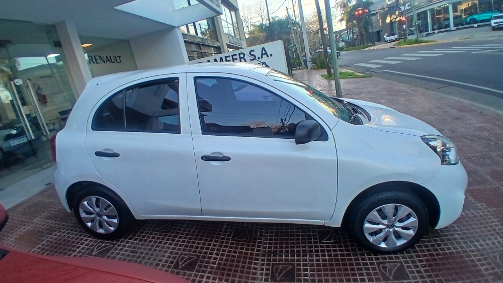 Nissan March  Active 1.6 MT  — foto 3