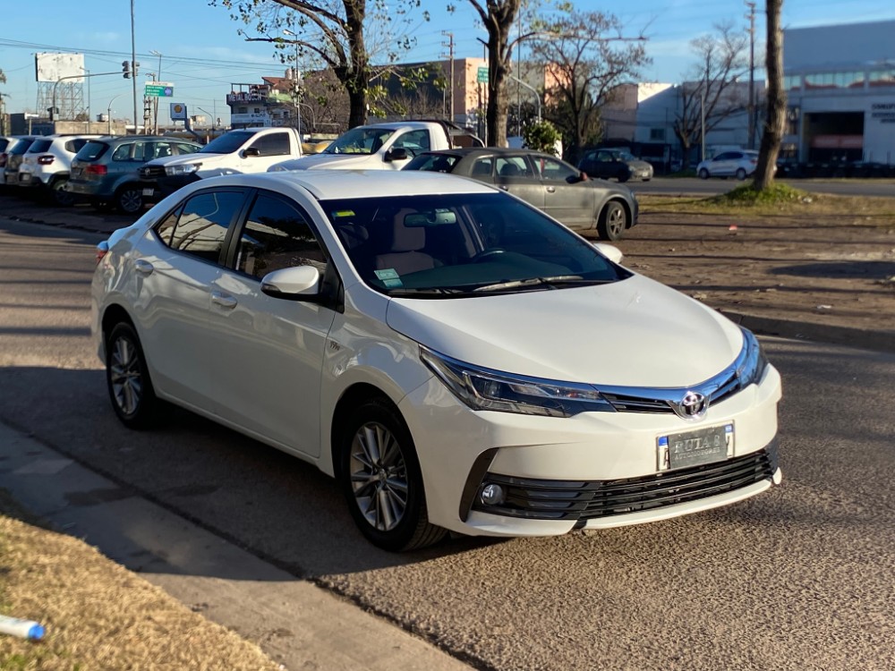 Toyota COROLLA 1.8 XEI L/17 CVT — foto 3