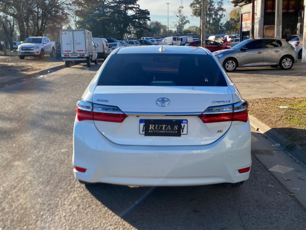 Toyota COROLLA 1.8 XEI L/17 CVT — foto 5