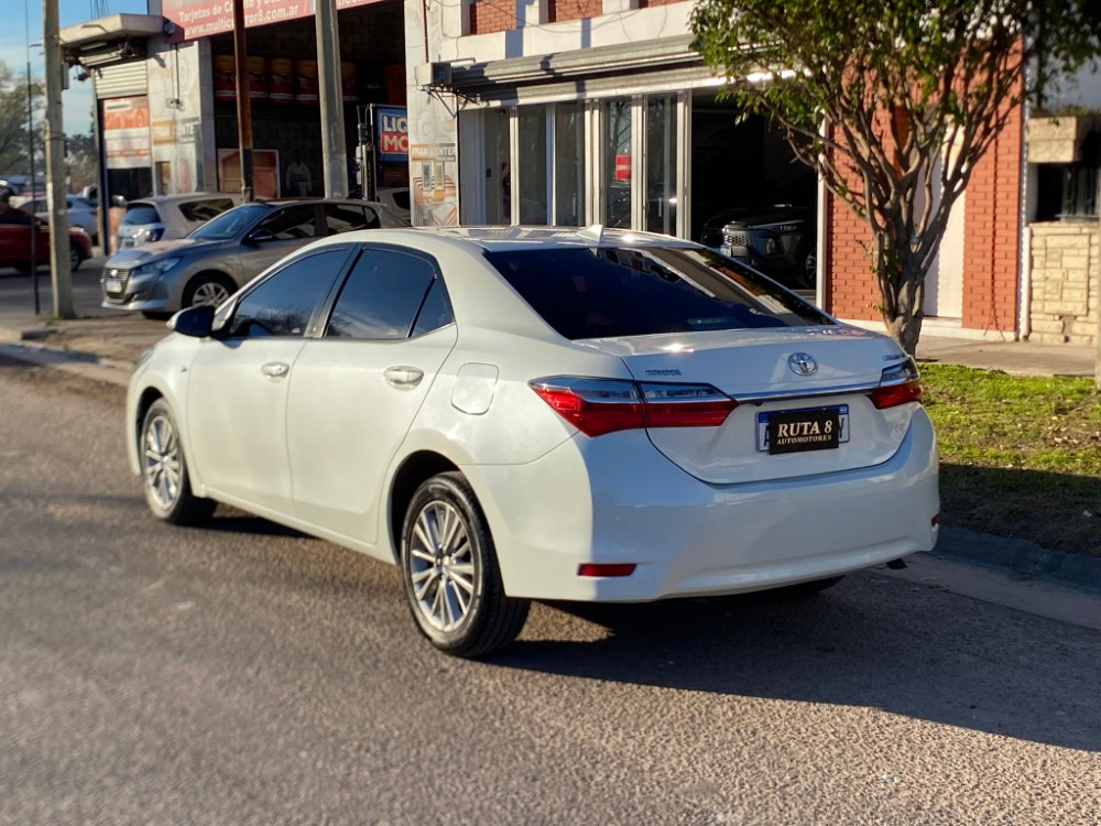 Toyota COROLLA 1.8 XEI L/17 CVT — foto 6