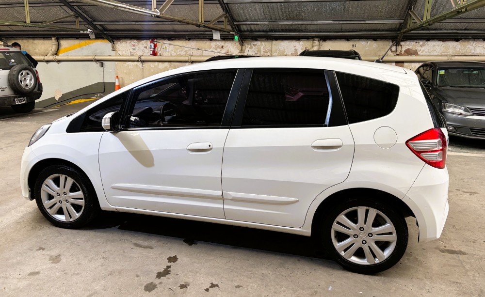 Honda FIT 1.5 EXL AT CUERO — foto 4