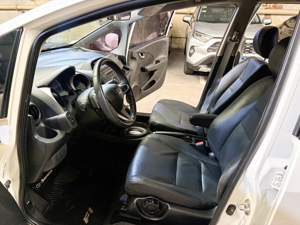 Honda FIT 1.5 EXL AT CUERO — foto 13