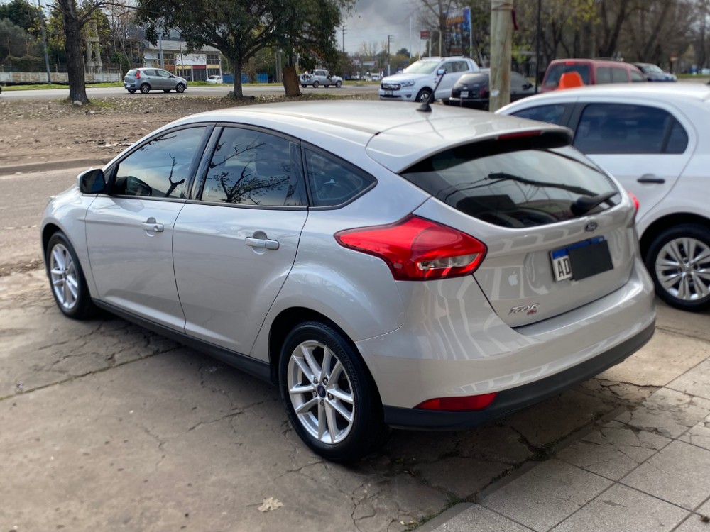 Ford FOCUS L/16 2.0 5P SE AUT — foto 6