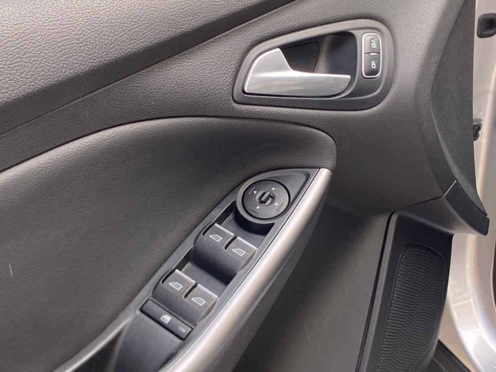 Ford FOCUS L/16 2.0 5P SE AUT — foto 11