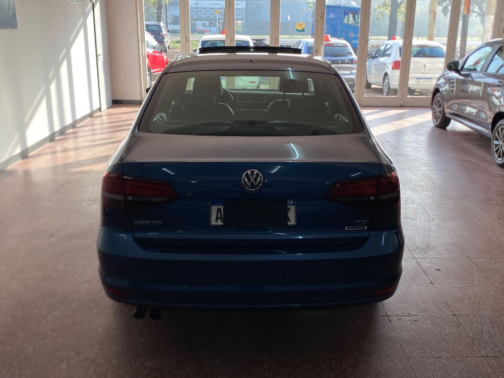 Volkswagen VENTO 1.4 TSI MB TECH HIGHLINJE DSG — foto 4