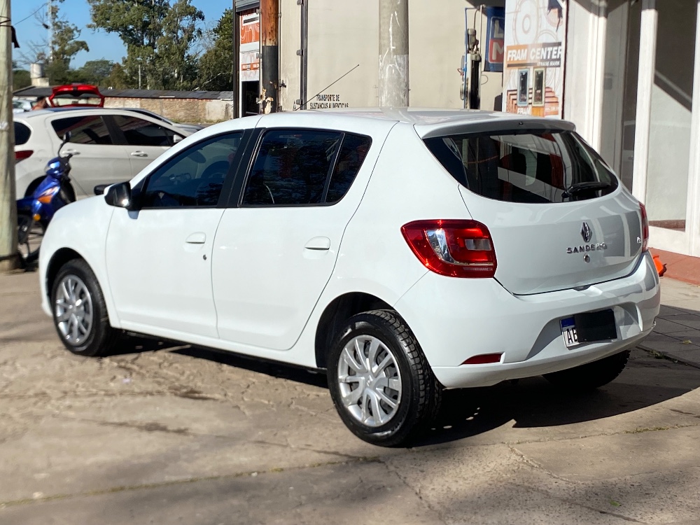 Renault SANDERO II 1.6 8V DYNAMIQUE — foto 2