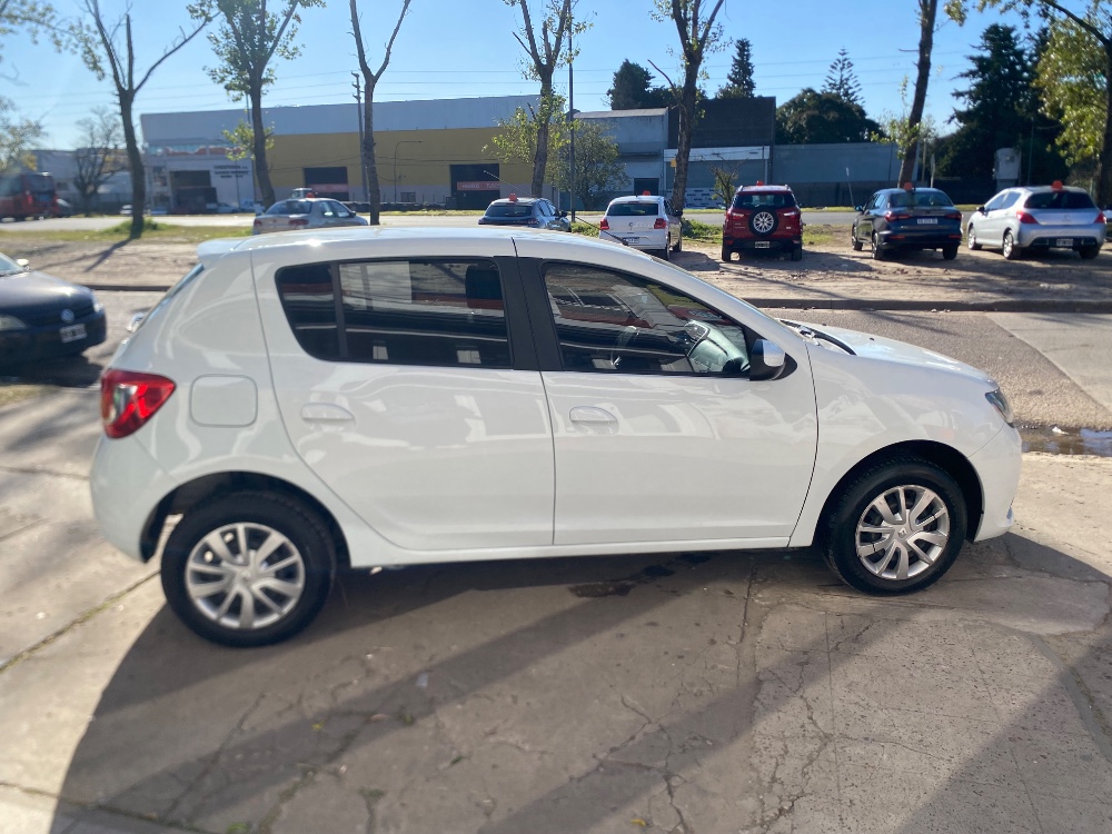 Renault SANDERO II 1.6 8V DYNAMIQUE — foto 4