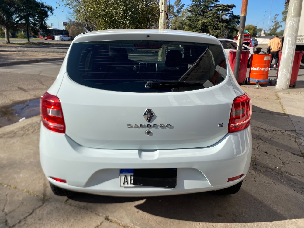 Renault SANDERO II 1.6 8V DYNAMIQUE — foto 5