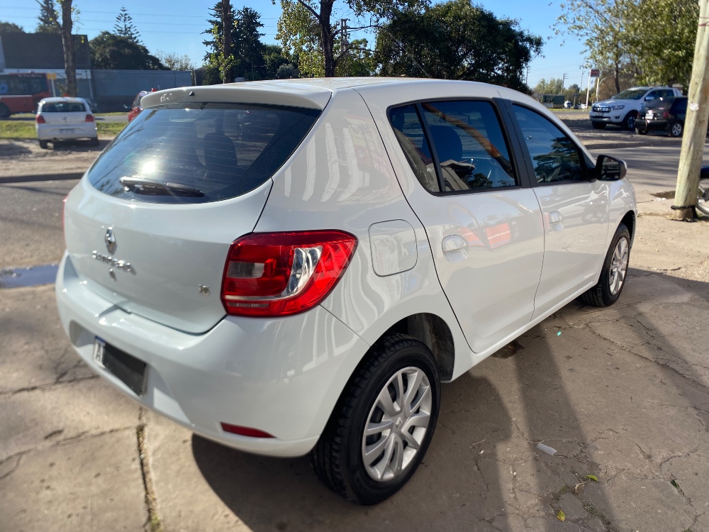 Renault SANDERO II 1.6 8V DYNAMIQUE — foto 6