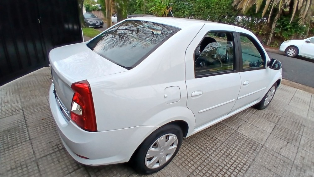 Renault LOGAN 4P 1,6 8V Confort Ii ABS 2013 — foto 3