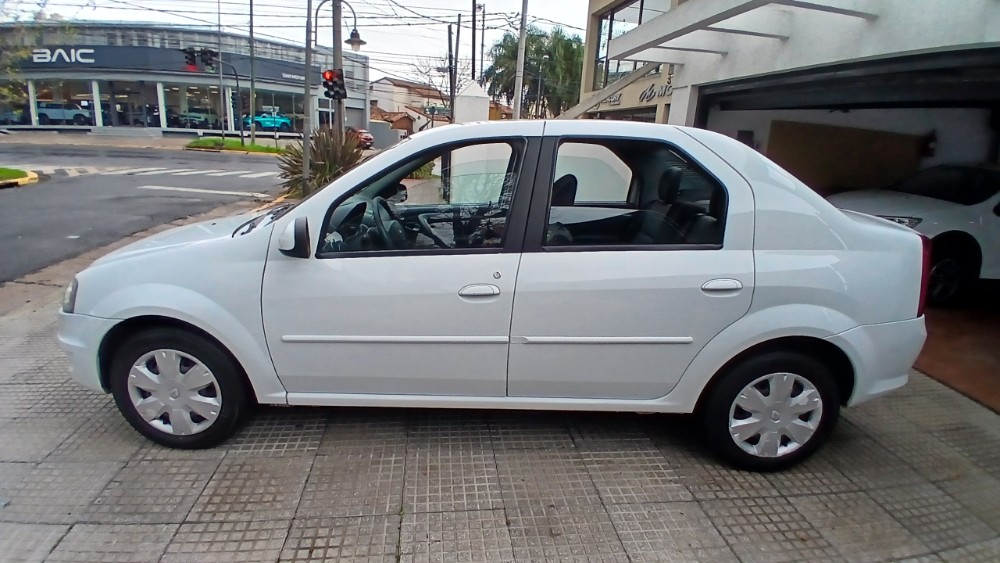 Renault LOGAN 4P 1,6 8V Confort Ii ABS 2013 — foto 6