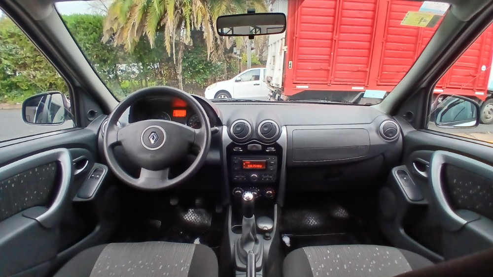 Renault LOGAN 4P 1,6 8V Confort Ii ABS 2013 — foto 8