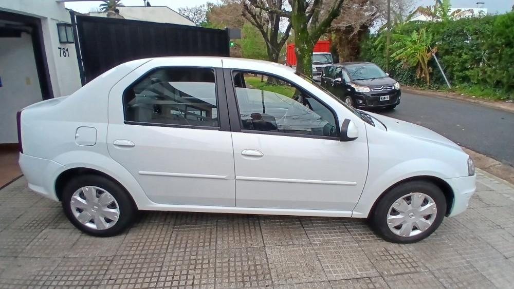 Renault LOGAN 4P 1,6 8V Confort Ii ABS 2013 — foto 9