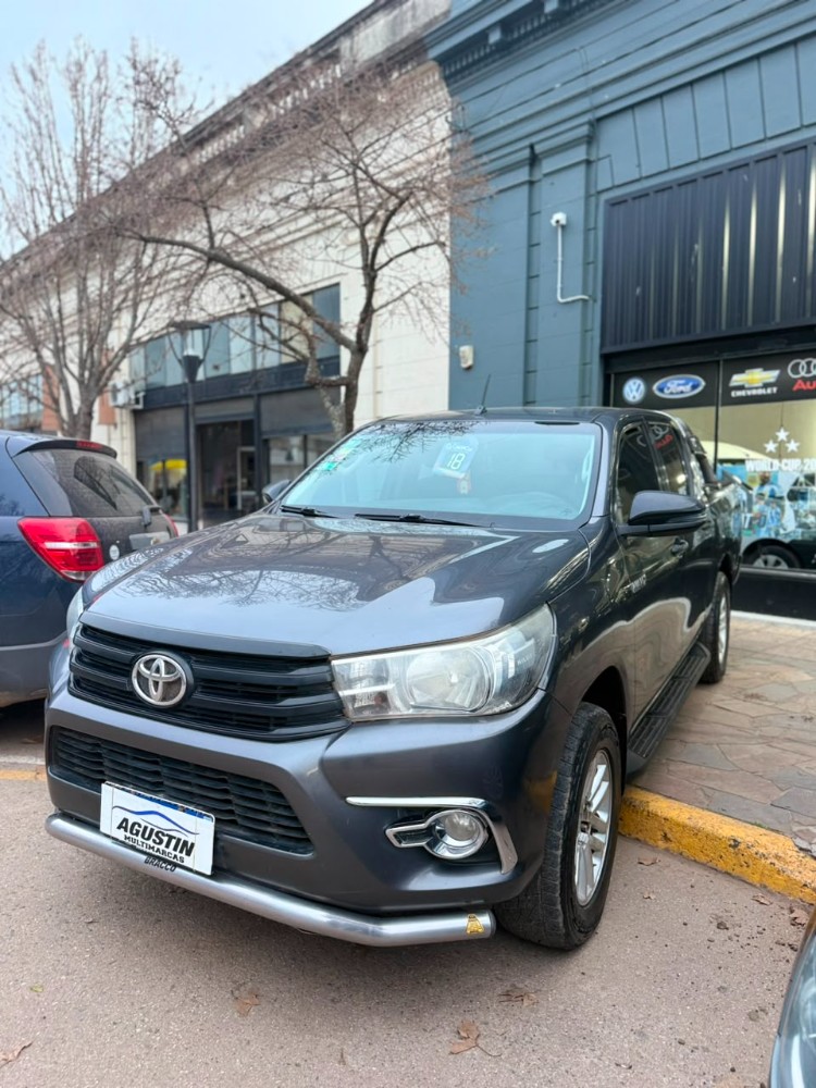 Toyota Hilux DX — foto 4