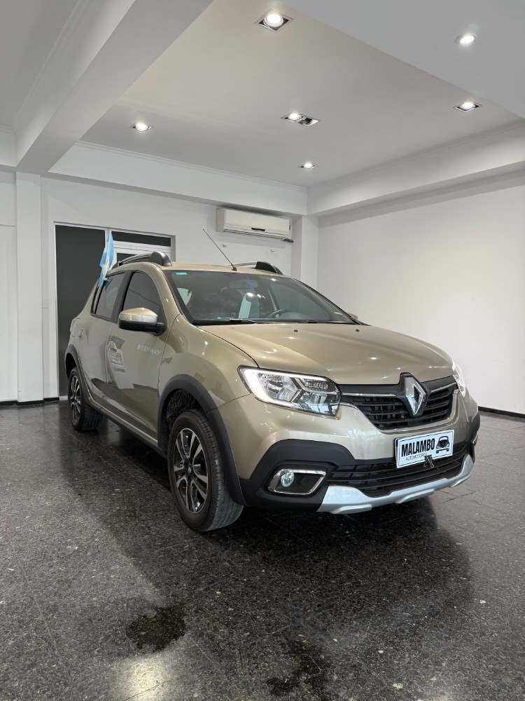 Renault SANDERO STEPWAY 1.6 Dynamique 105 CV — foto 2