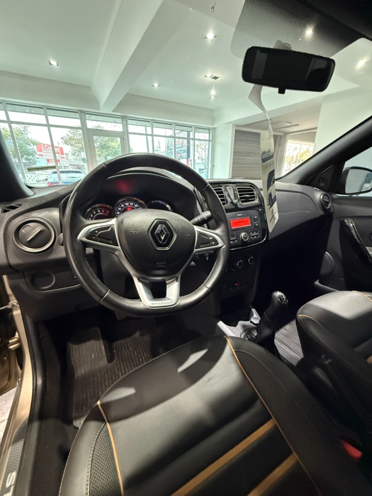 Renault SANDERO STEPWAY 1.6 Dynamique 105 CV — foto 6