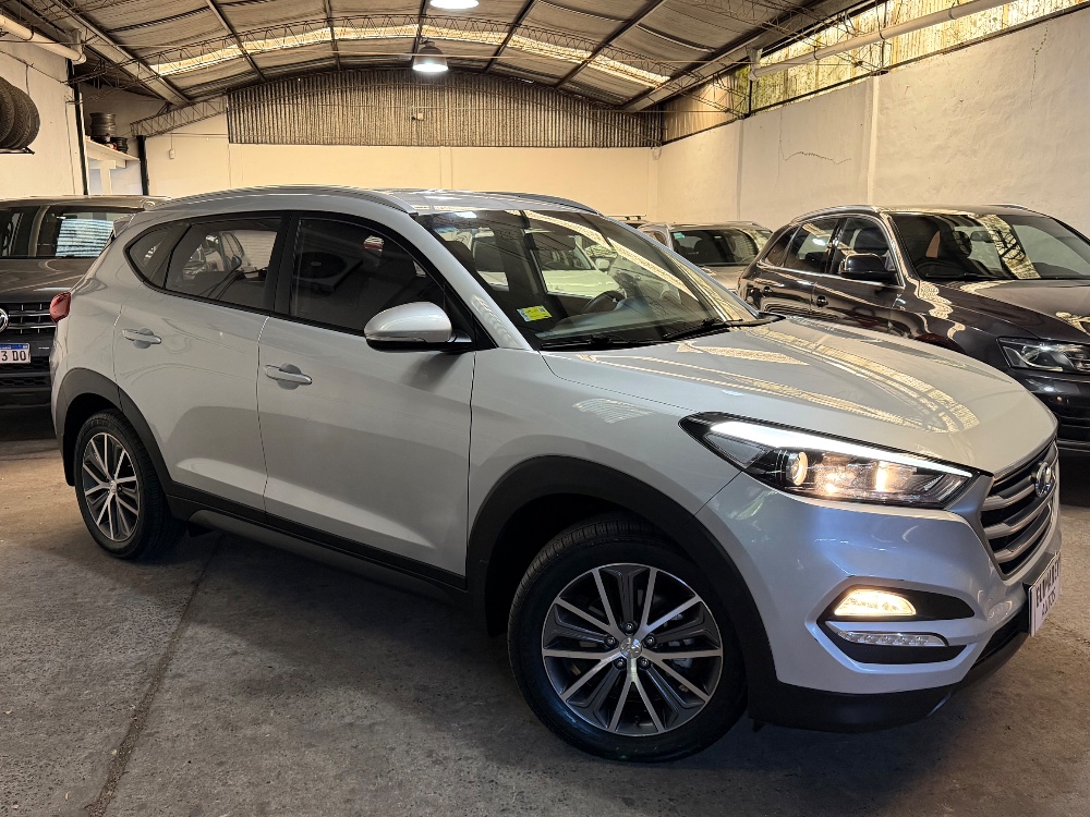 Hyundai Tucson 5P 2,0 Gl 2wd AT — foto 3