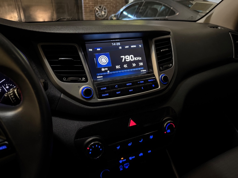 Hyundai Tucson 5P 2,0 Gl 2wd AT — foto 6