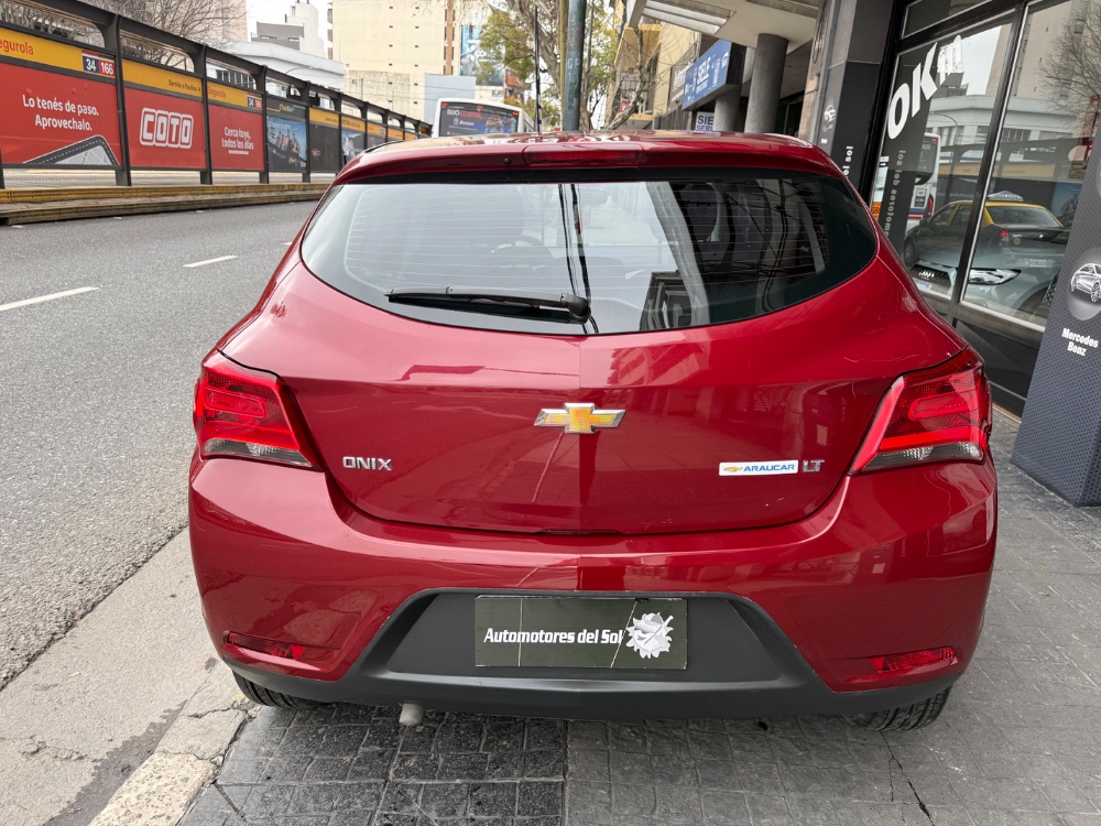 Chevrolet Onix LT — foto 7