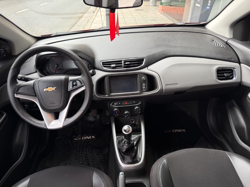 Chevrolet Onix LT — foto 10