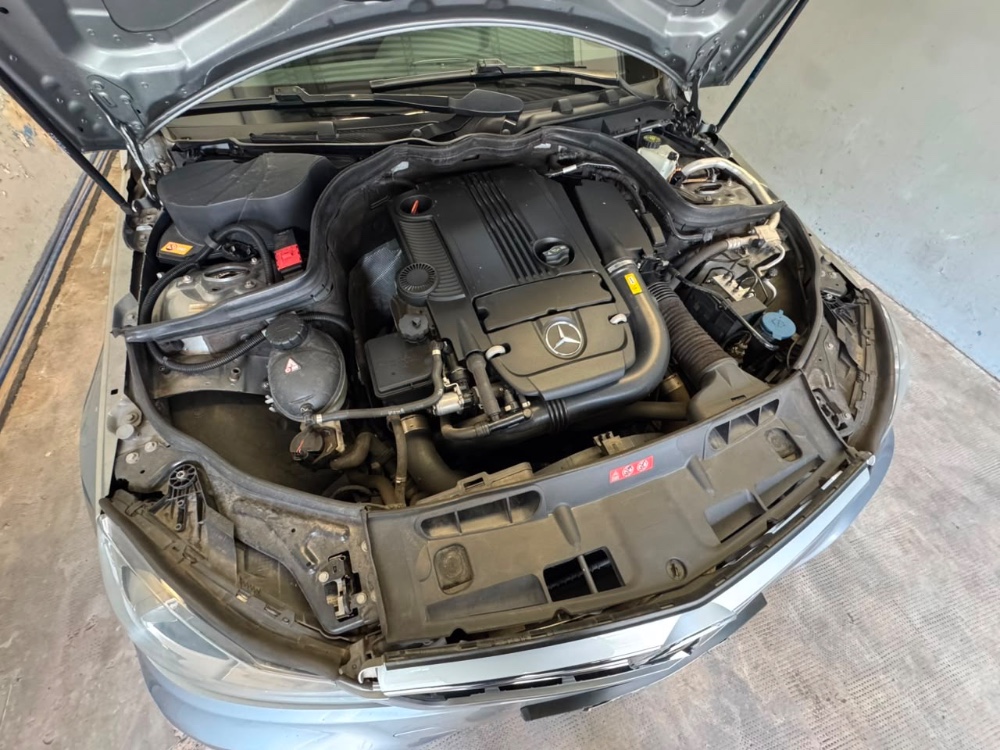 Mercedes-Benz C-Class Avantgarde 1.8 c250 — foto 6