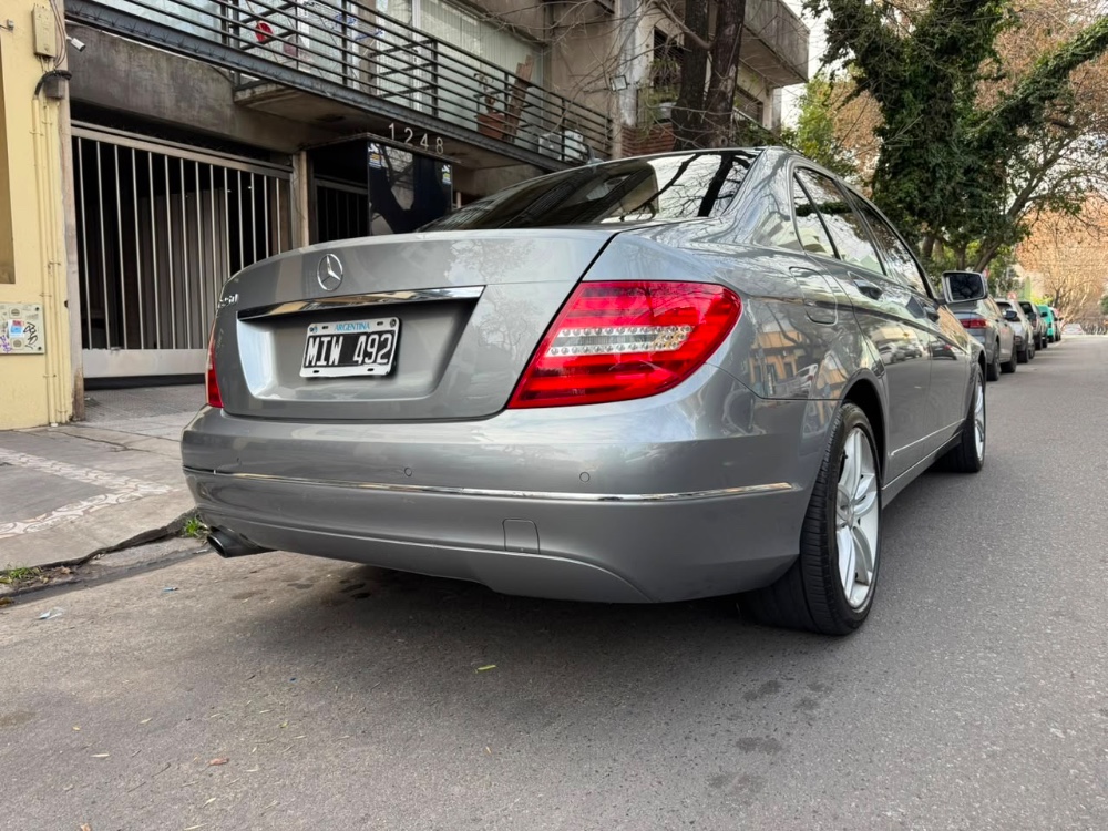 Mercedes-Benz C-Class Avantgarde 1.8 c250 — foto 9
