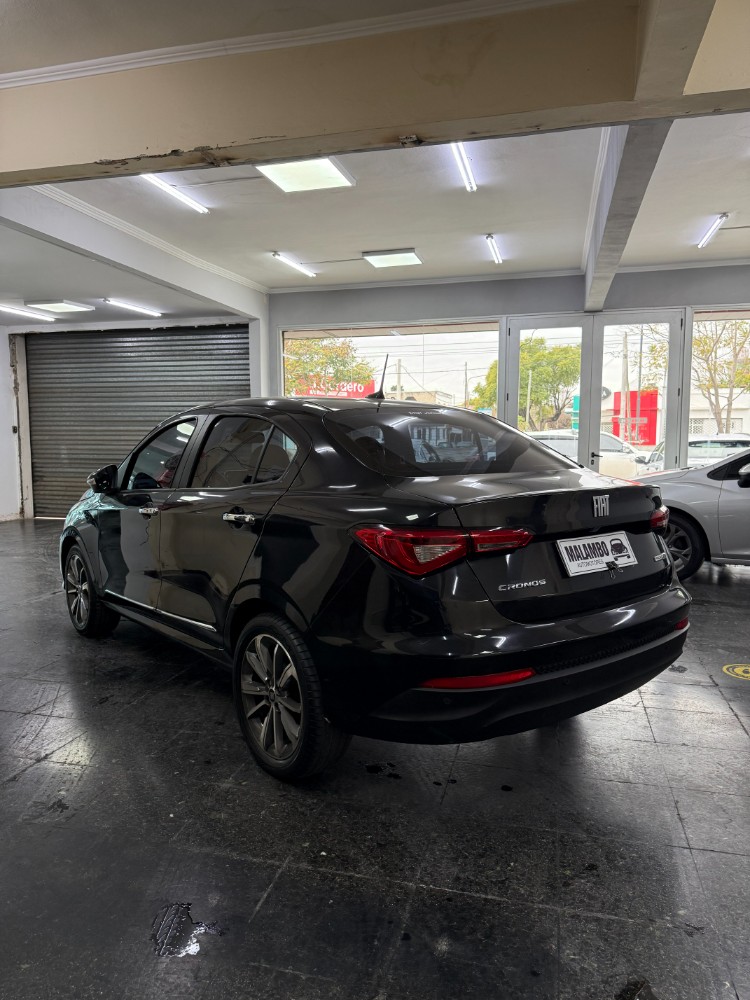 Fiat Cronos 1.8 16v Precision — foto 11