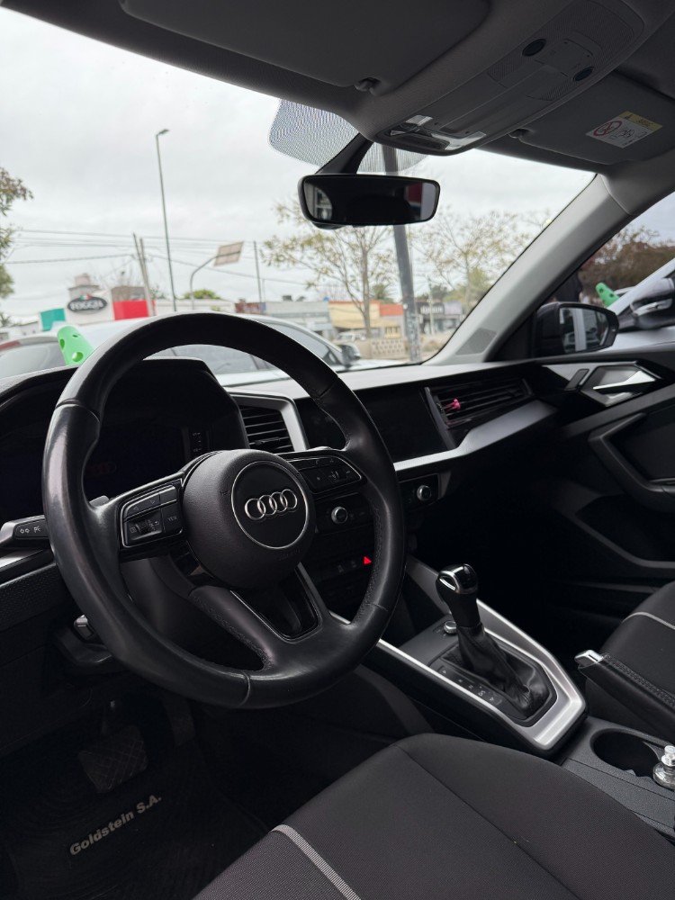 Audi A1 5P 1,0 Tfsi Sportback 30 116CV — foto 4