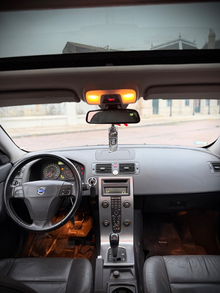 Volvo S 40 4P 2,0 P2 AT — foto 3